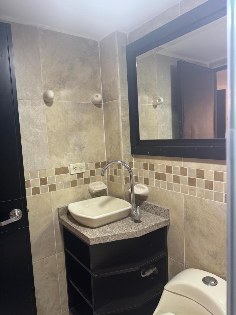 Apartahotel Bogota Gran Marquez, Apartaestudios Y Habitaciones מראה חיצוני תמונה
